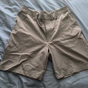 MENS UA golf shorts